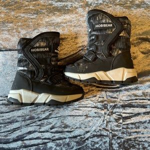 Kids Black Winter Snow Boots with Velcro Sides Toddler Size 7 Unisex Boots